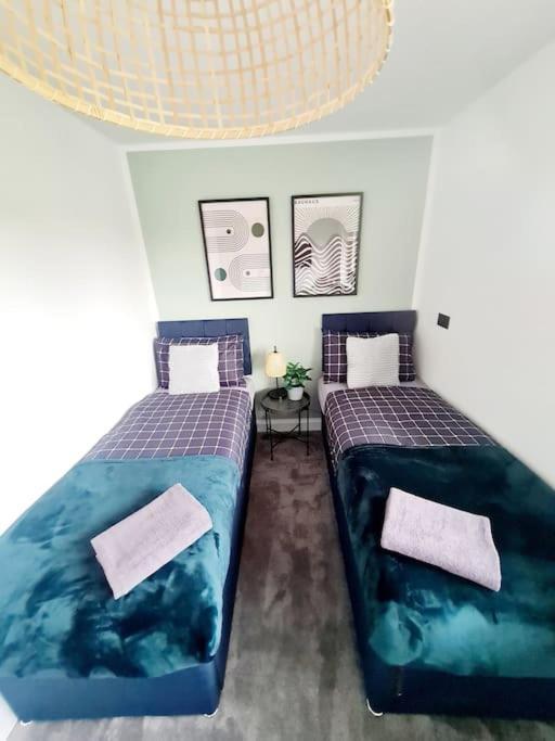 Lovely House With Back Garden - Private Driveway Holiday home